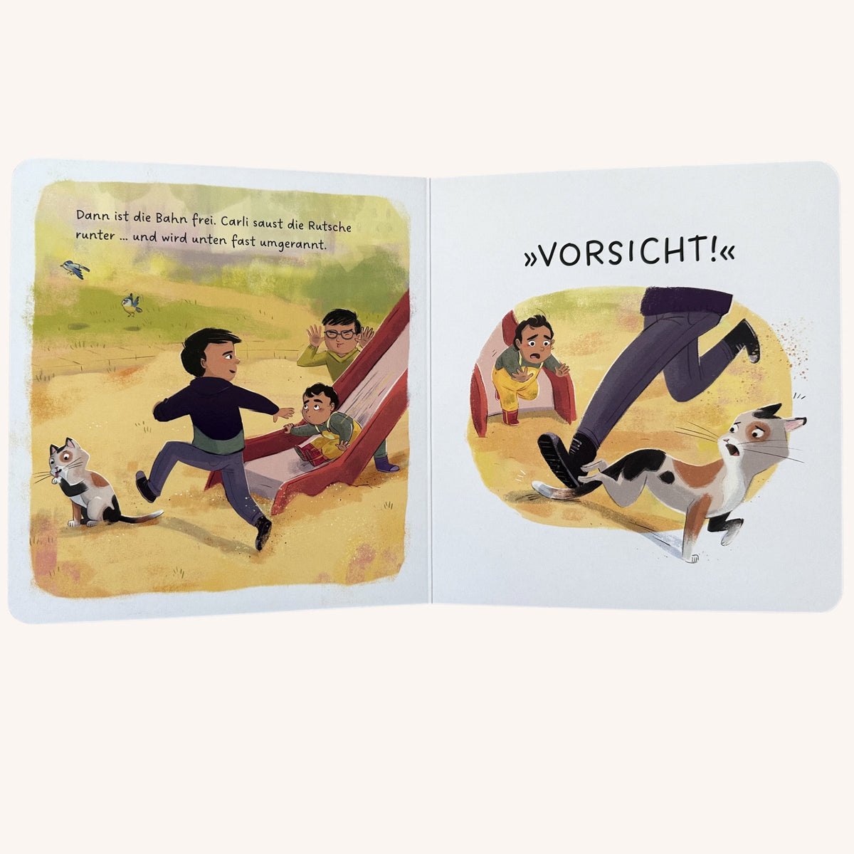 Carli und Klecks gehen auf den Spielplatz